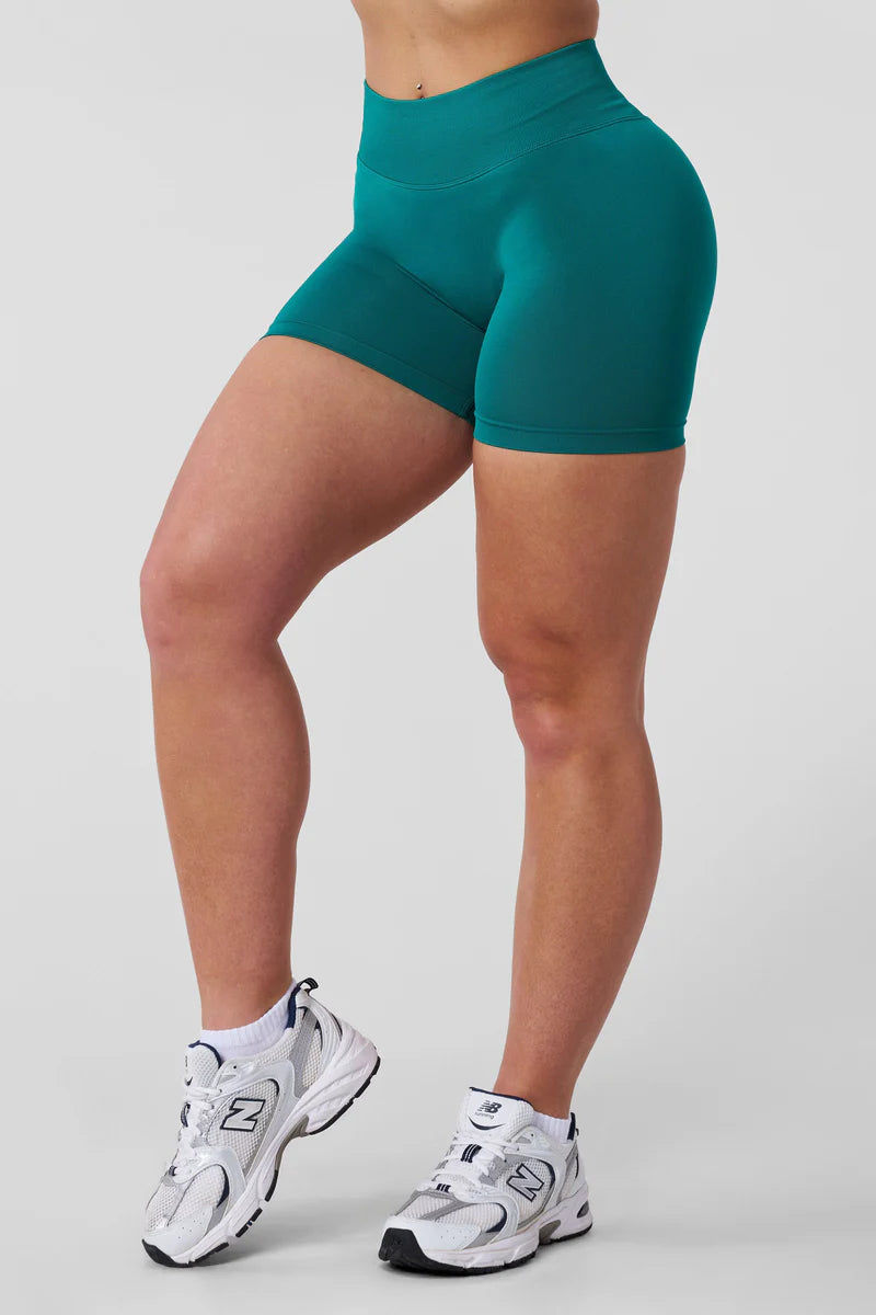 W128 LEGACY SEAMLESS SHORTS SPRING 25'