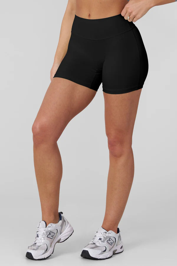 W112 EFFORTLESS BIKER SHORTS