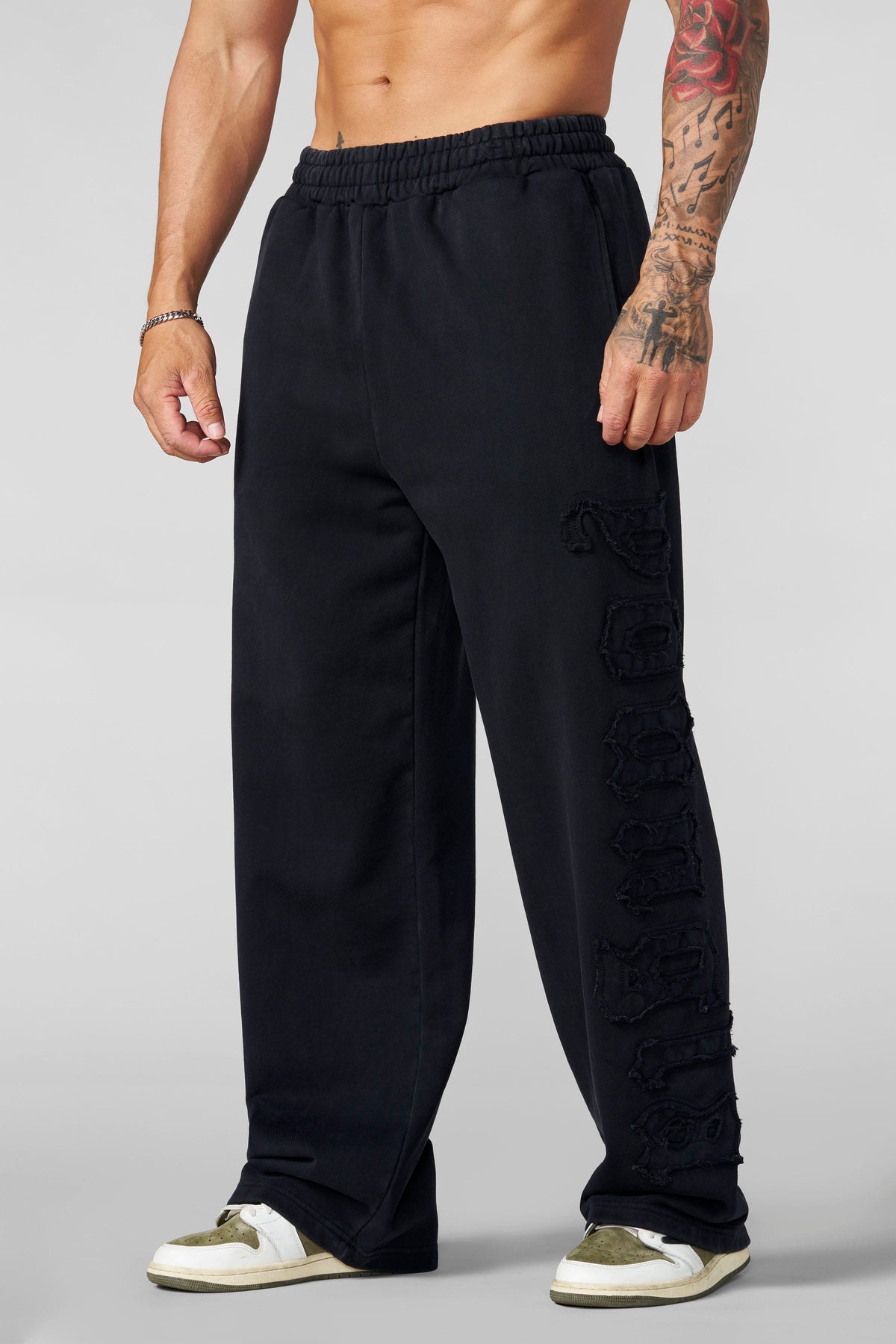 2093 - PATCHWORK SWEATS - BLACK WASH