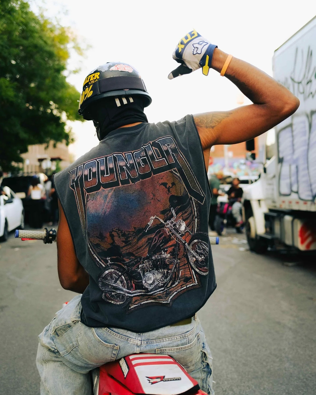 3015 - VINTAGE BIKER TANKS