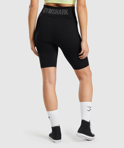 FLEX CYCLING SHORTS