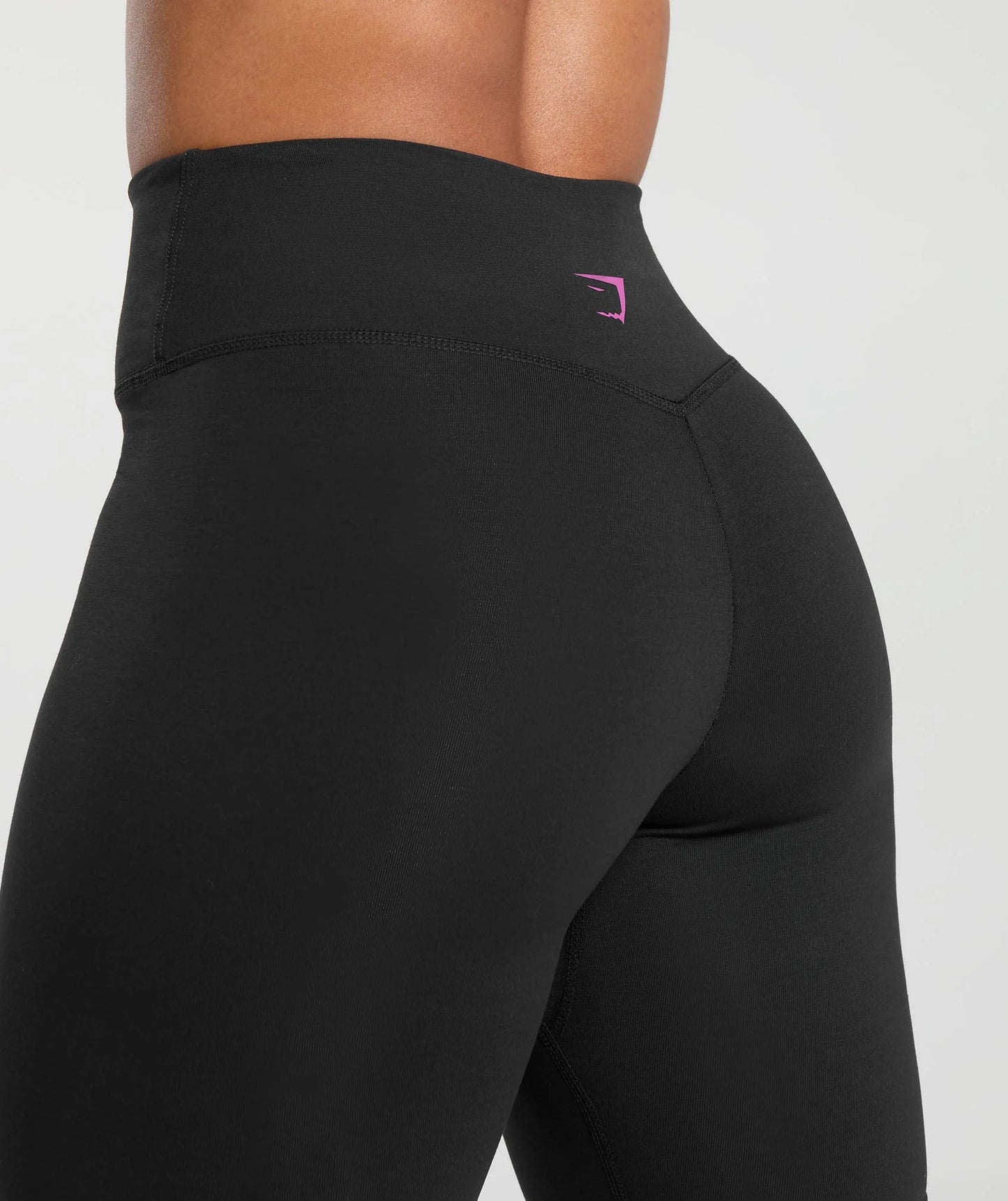 STRONG WOMEN SHORTS