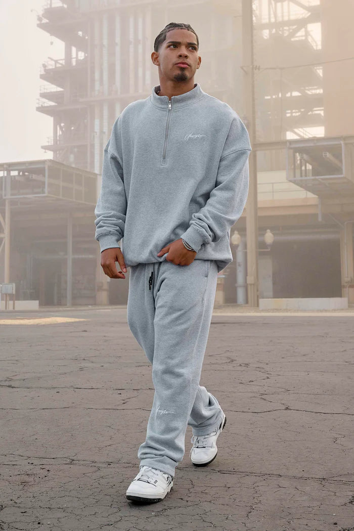 520 - SUNDAY QUARTER ZIPS